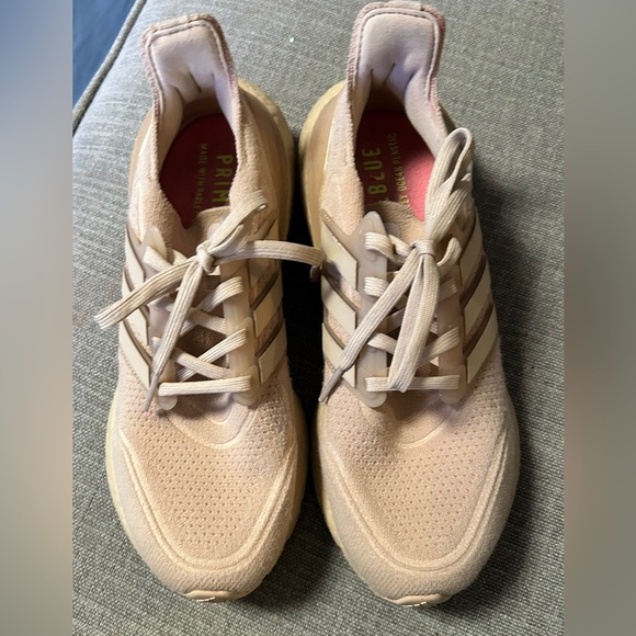 Adidas ultraboost Women’s Shoes Size 9.5 Taupe - Picture 2 of 14